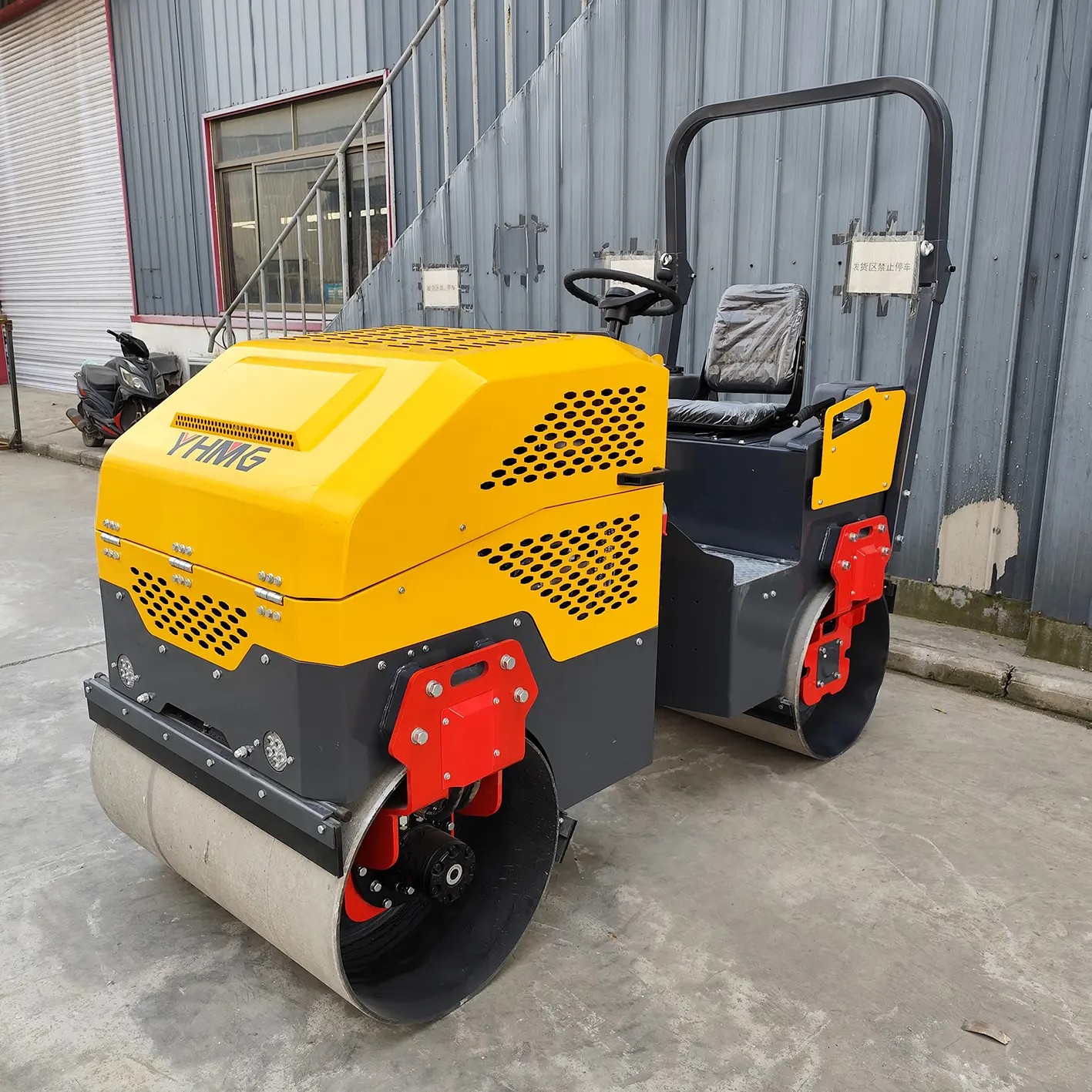 2 ton fully hydraulic double steel wheel roller SN-1000 - Image 3