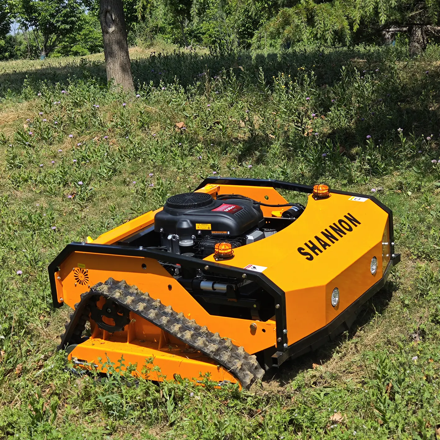 Double Blade Crawler Remote Control Lawn Mower SN-1100L - Image 3