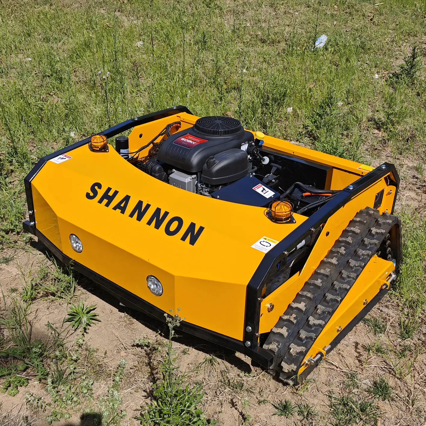 Double Blade Crawler Remote Control Lawn Mower SN-1100L - Image 4
