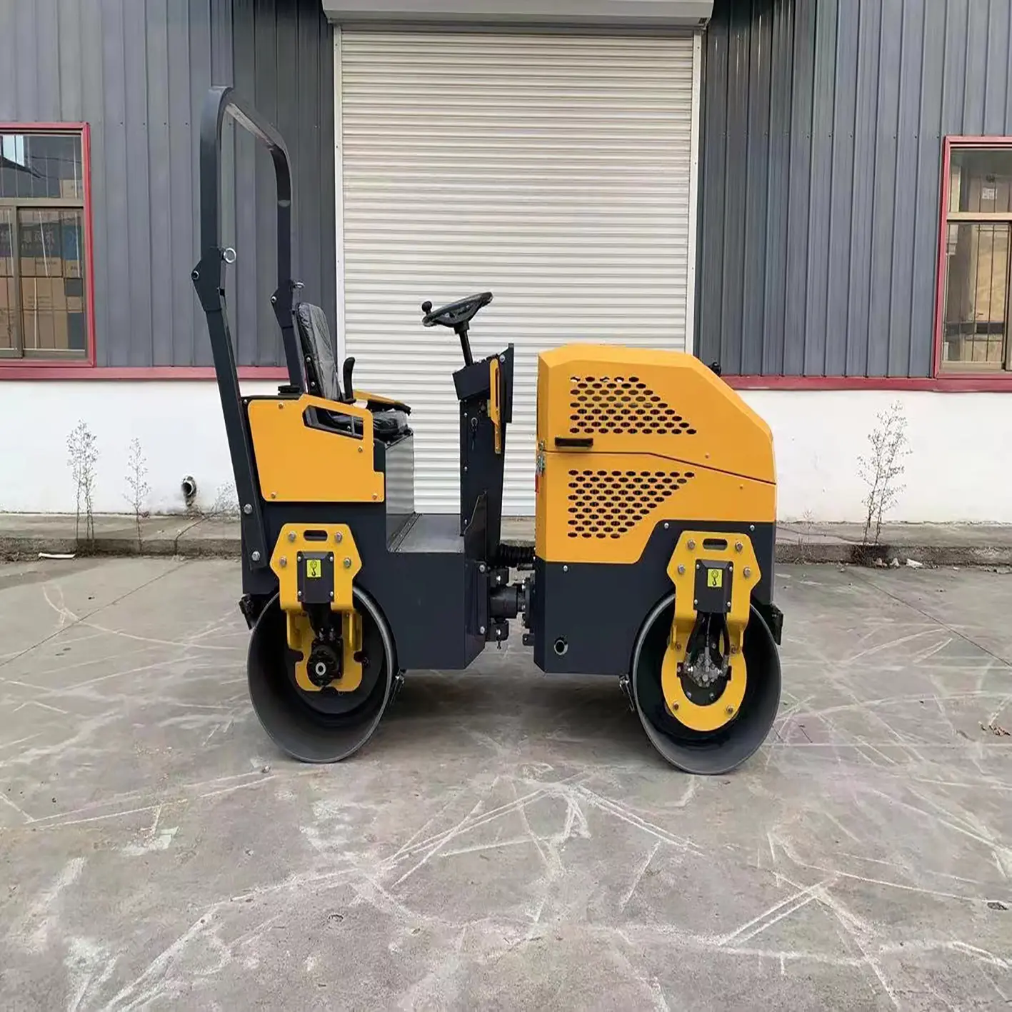 2 ton fully hydraulic double steel wheel roller SN-1000 - Image 4